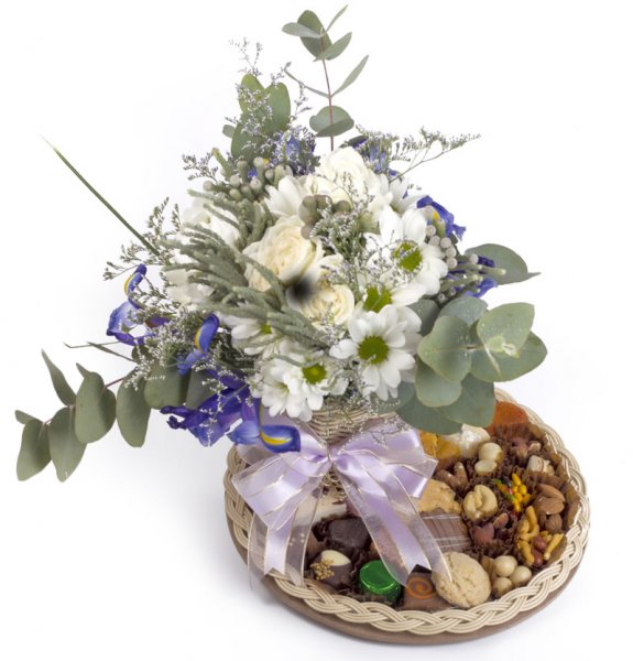 24cm Round with a posy of flowers
