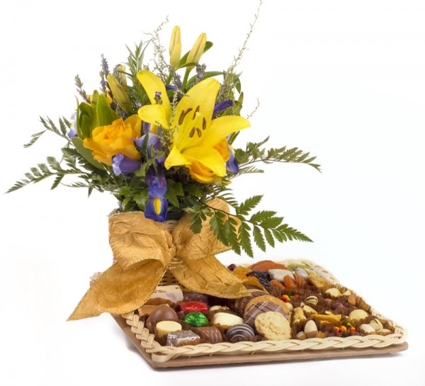 27cm Square chocolates and flowers