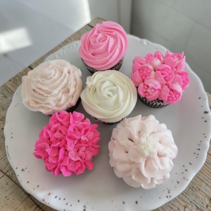 6 cupcakes in a box